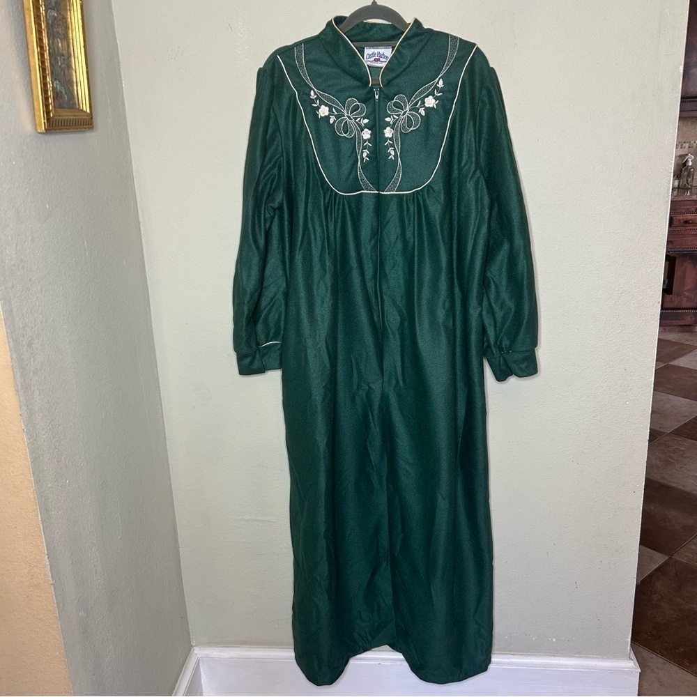 Vintage Castle Harbor House Dress or Nightgown Size Large